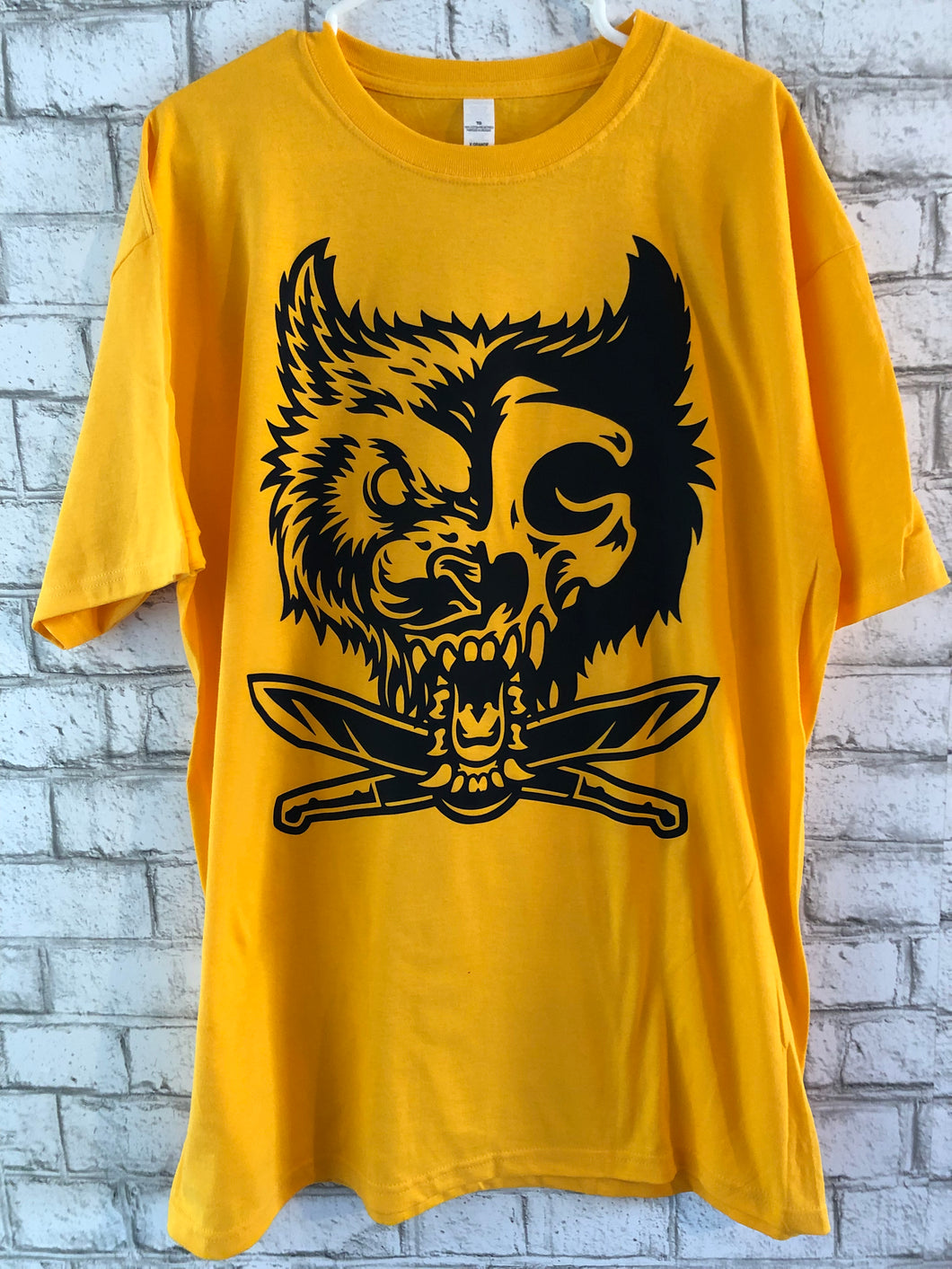 Wolf decay gold tee